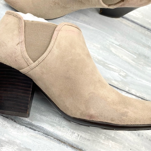 Vaneli Suede Leather Booties “Jody” Truffle Suede Boots Taupe Beige Ankle Boot 9 - Picture 16 of 16